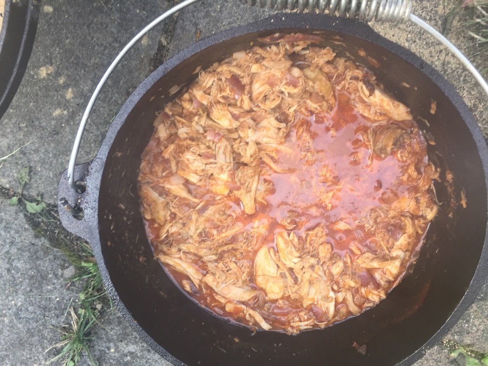 Pulled Chicken aus dem Dutch Oven Burger Männersteak